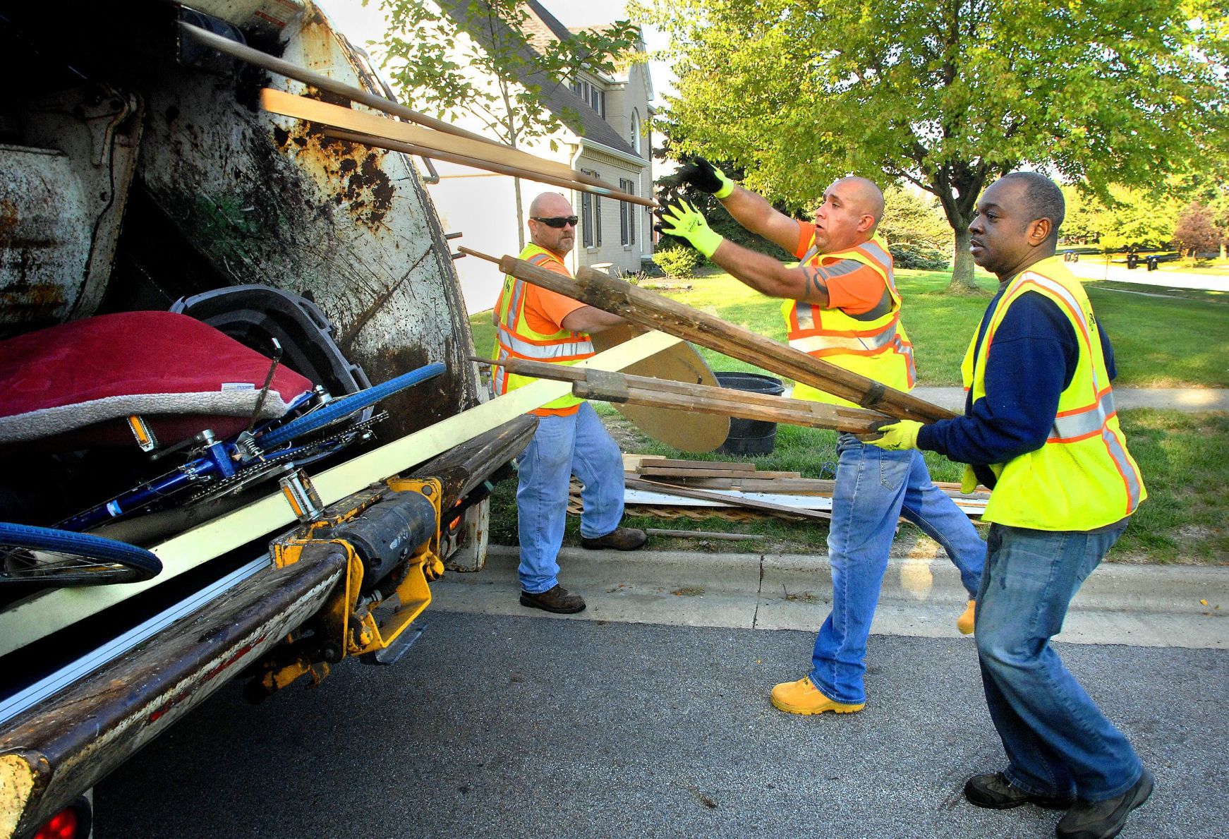 Bulk waste pickup period begins